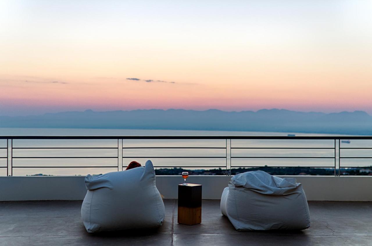Euphoria Suites Avía Buitenkant foto